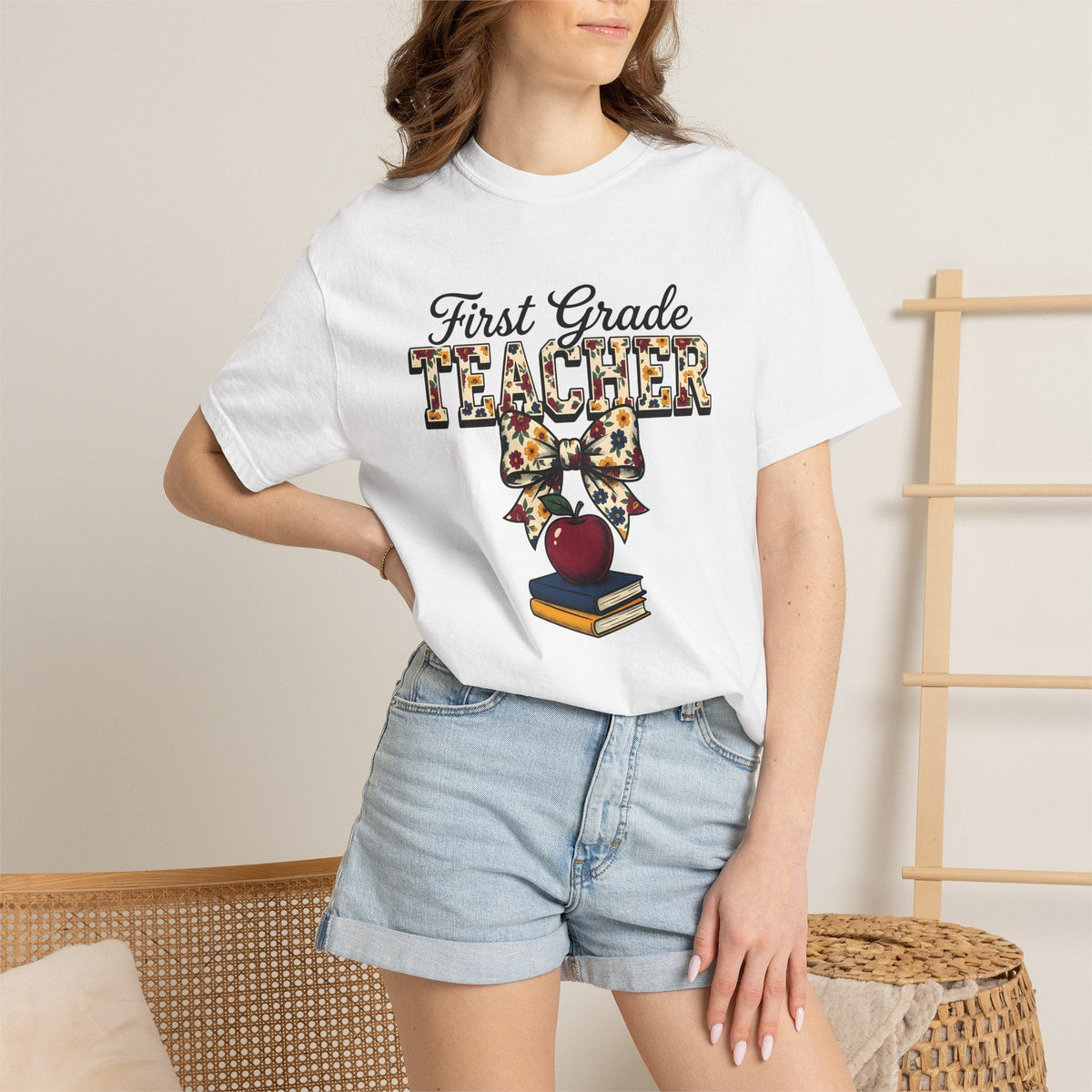 Apple Books Bow Shirt Teacher School Unisex Gift Floral Tee product image 6