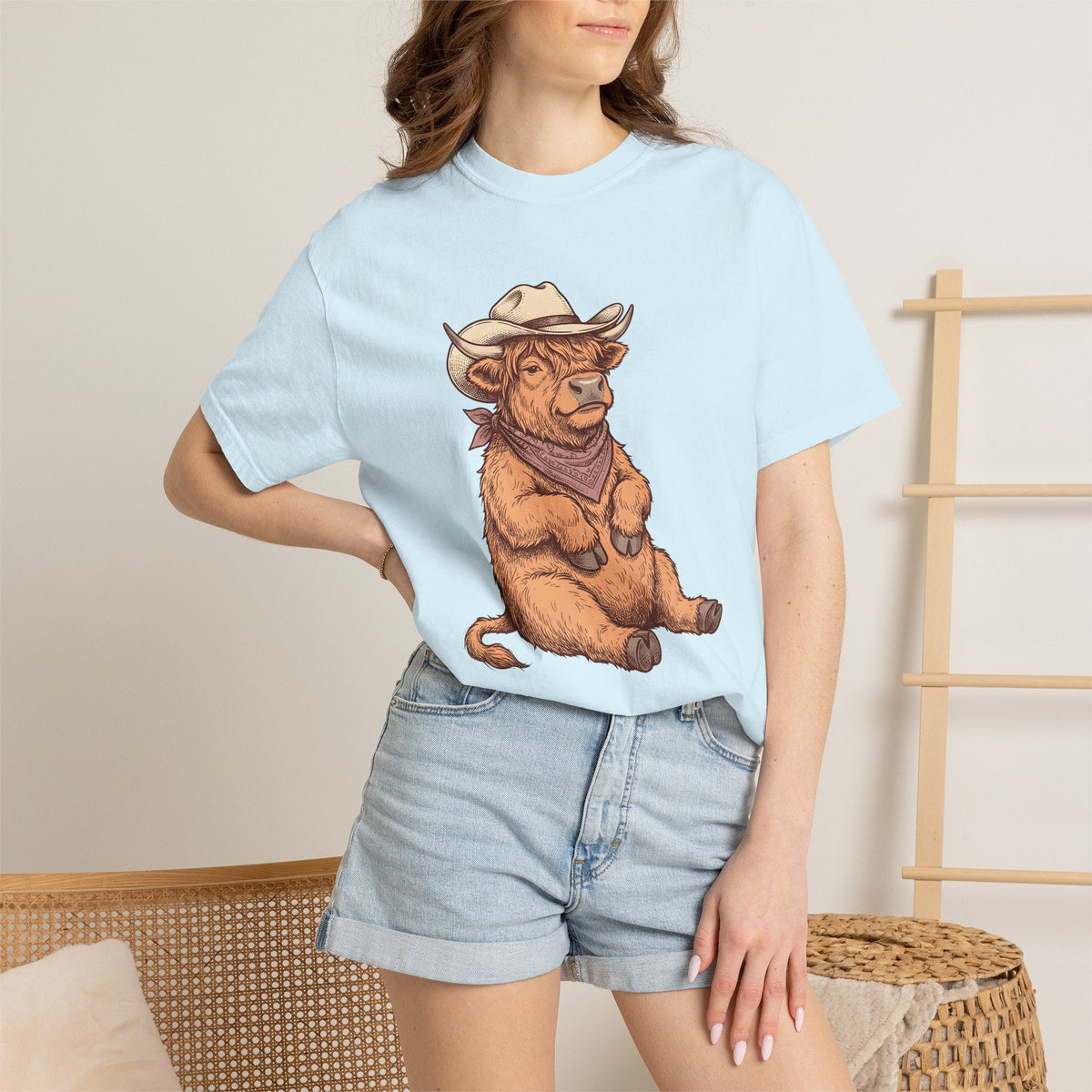 Highland Cow Shirt Cowgirl Western Gift Women Hand Drawn Tee Heifer T-Shirt Cowgirl Fan Illustrated Graphic Tshirt Vintage Cowboy Hat Tshirt