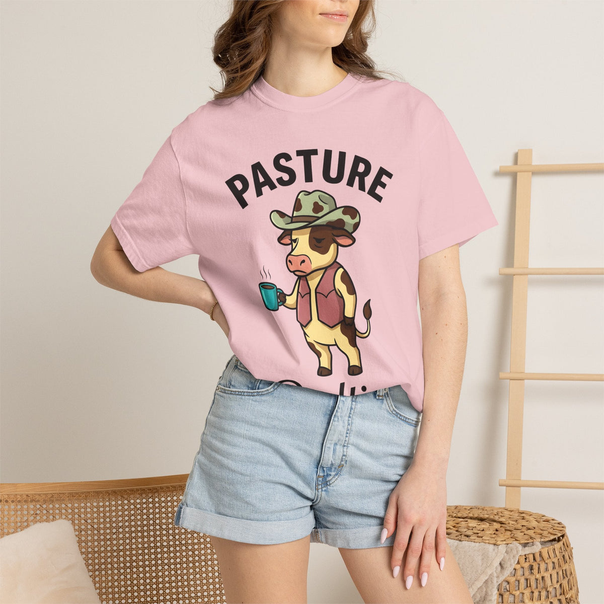 Bull Western Hat Shirt Cowgirl Wildlife Gift for Women Comic Tee Stetson T-Shirt