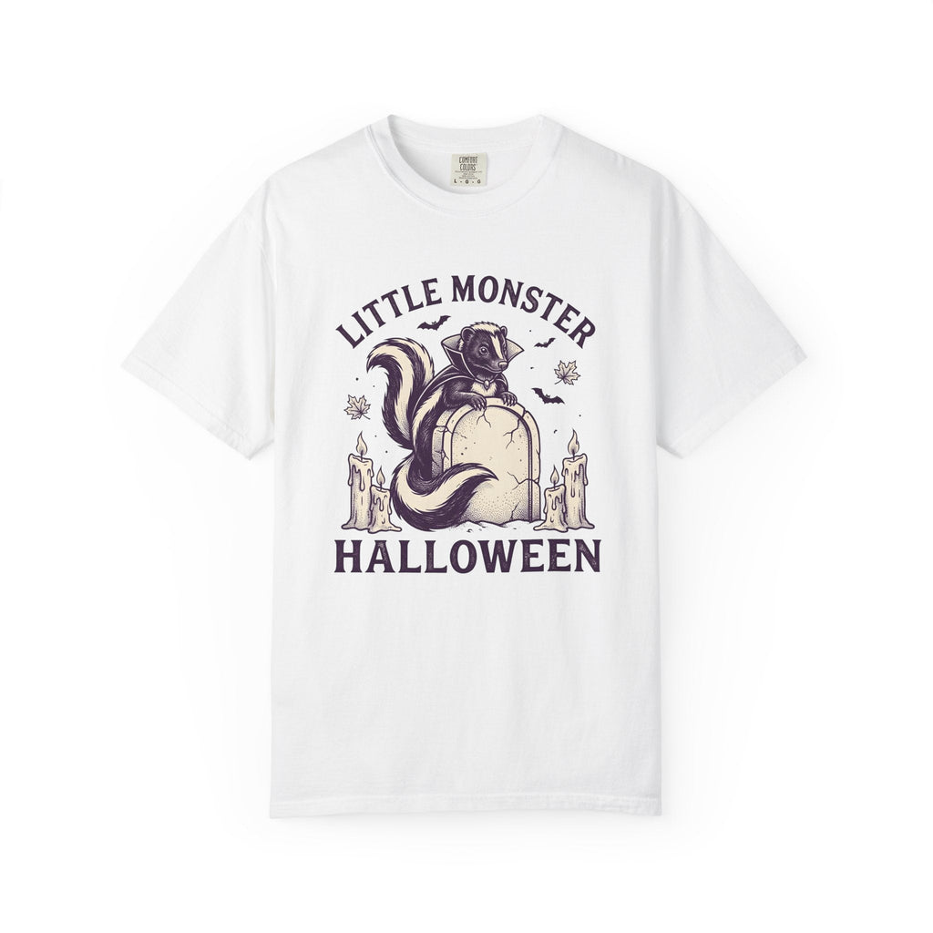 Vampire Skunk Retro T-Shirt – Halloween Wildlife Horror product image 1