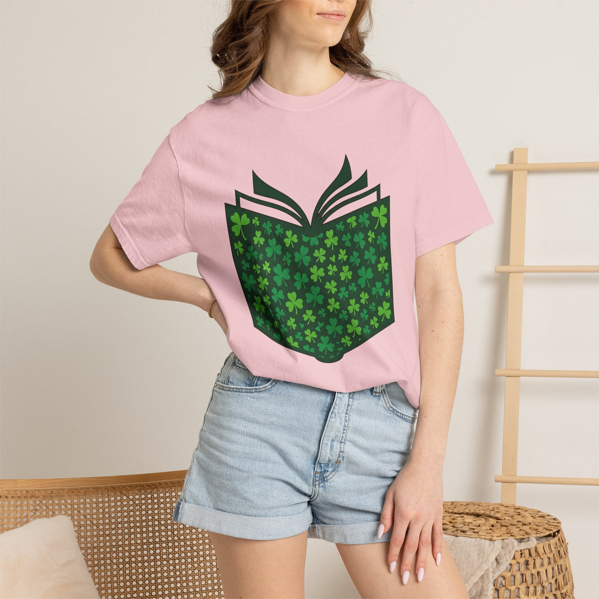 Lucky Shamrock Book Vintage T-Shirt – Bookish St Patrick's product image 12