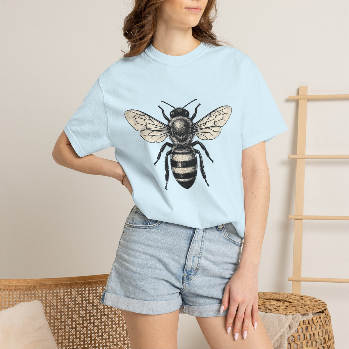 Bee Shirt Animals Nature Unisex Gift Vintage Tee Honeybee product image 9