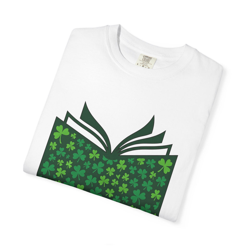 Lucky Shamrock Book Vintage T-Shirt – Bookish St Patrick's product image 5