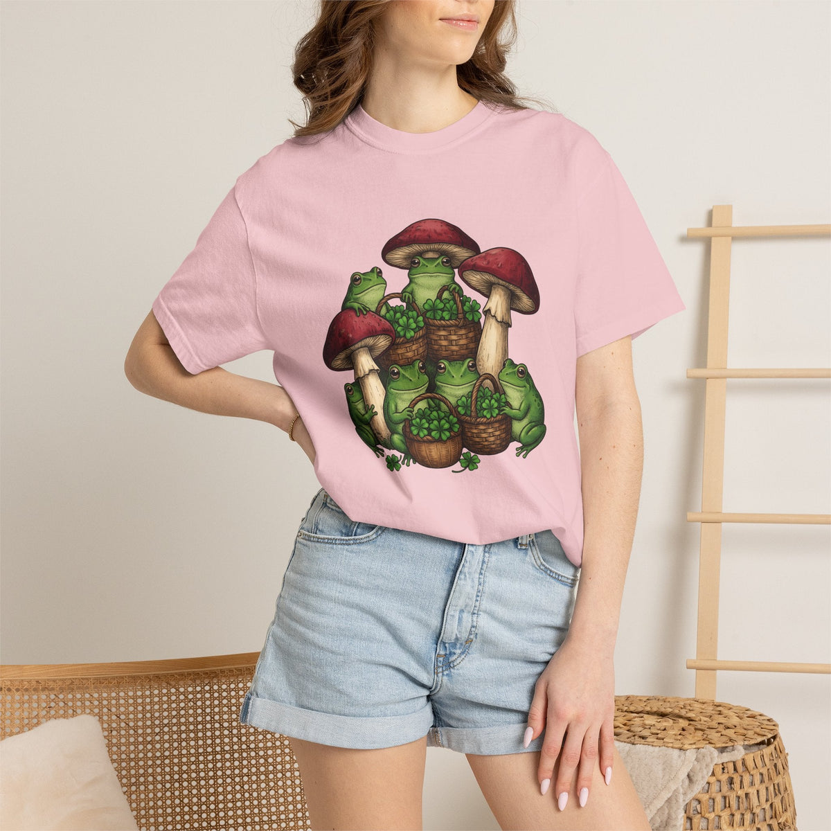 Frog Lucky Leaf Shirt St Patrick's Day Plants Unisex Gift product image 12