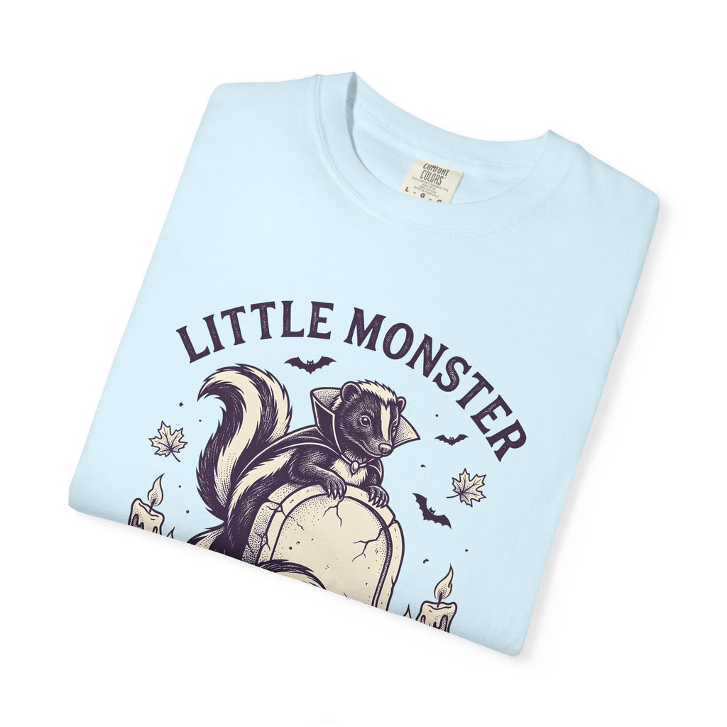 Vampire Skunk Retro T-Shirt – Halloween Wildlife Horror product image 8