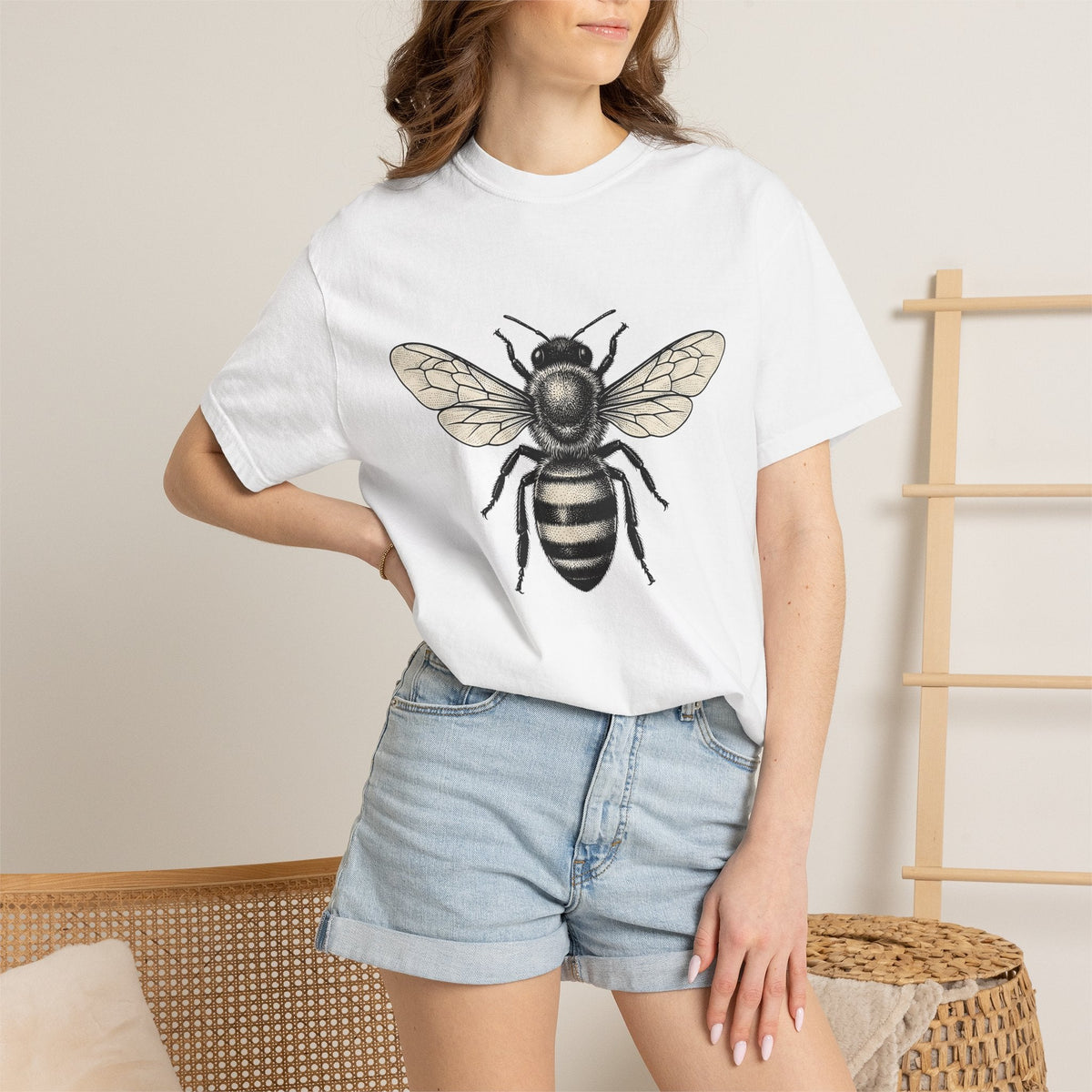Bee Shirt Animals Nature Unisex Gift Vintage Tee Honeybee product image 6