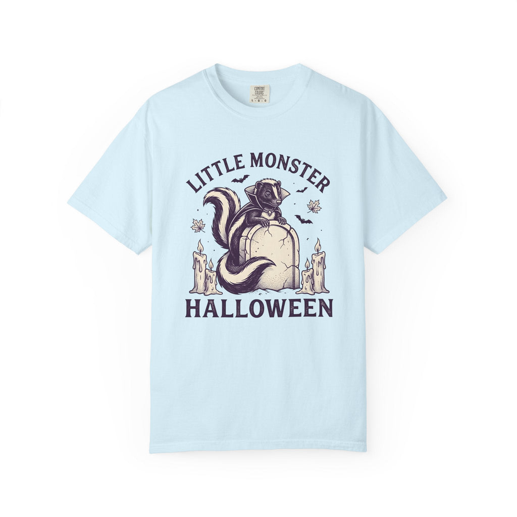 Vampire Skunk Retro T-Shirt – Halloween Wildlife Horror product image 2