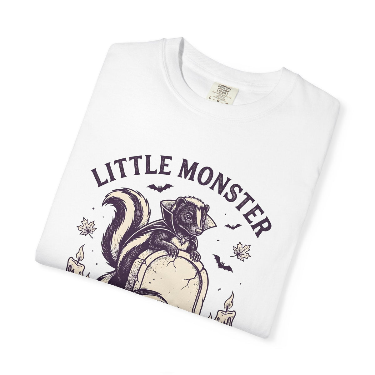 Vampire Skunk Retro T-Shirt – Halloween Wildlife Horror product image 5