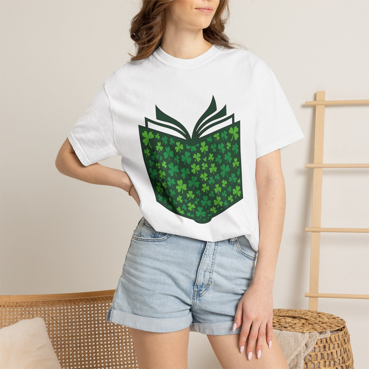 Lucky Shamrock Book Vintage T-Shirt – Bookish St Patrick's product image 6