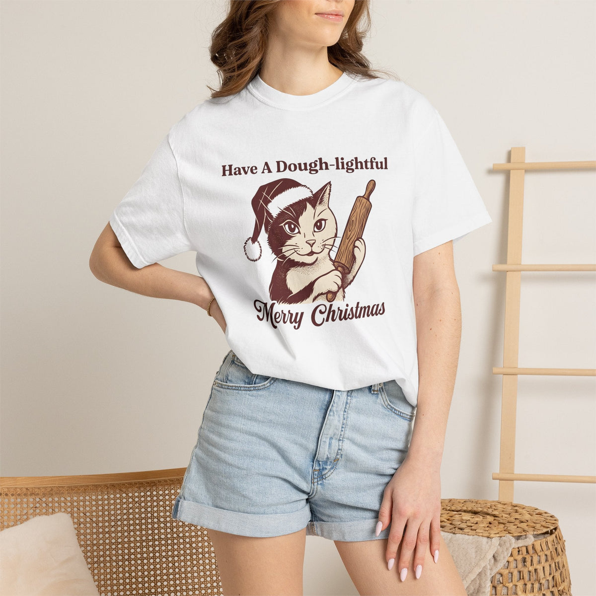 Kitty Santa Hat Shirt Cat Holiday Gift for Women Retro Tee Cat Lady T-Shirt Cat
