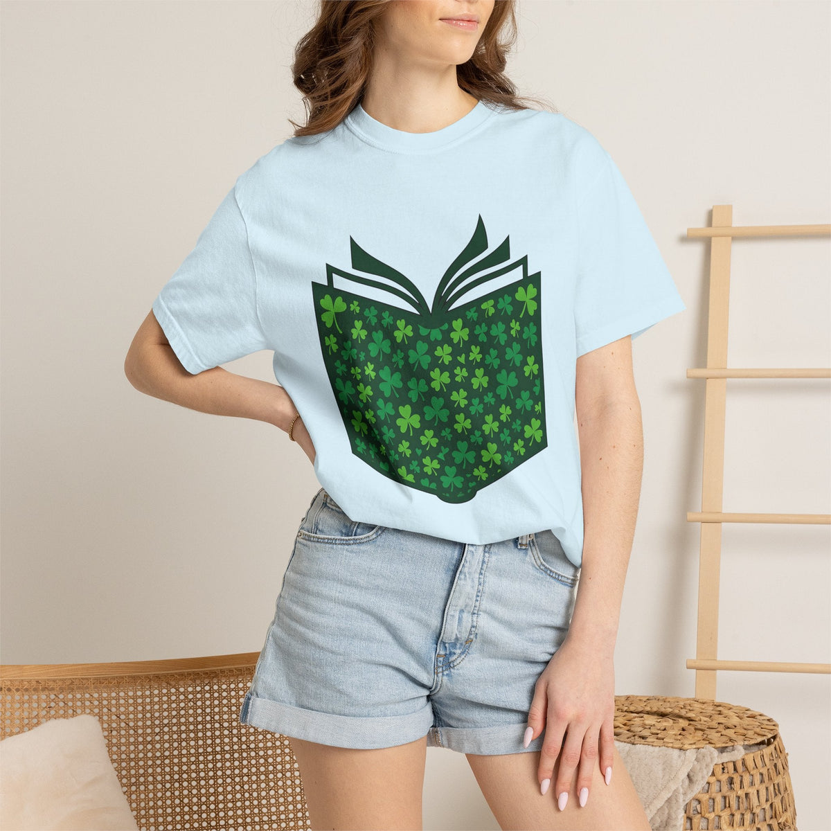 Lucky Shamrock Book Vintage T-Shirt – Bookish St Patrick's product image 9