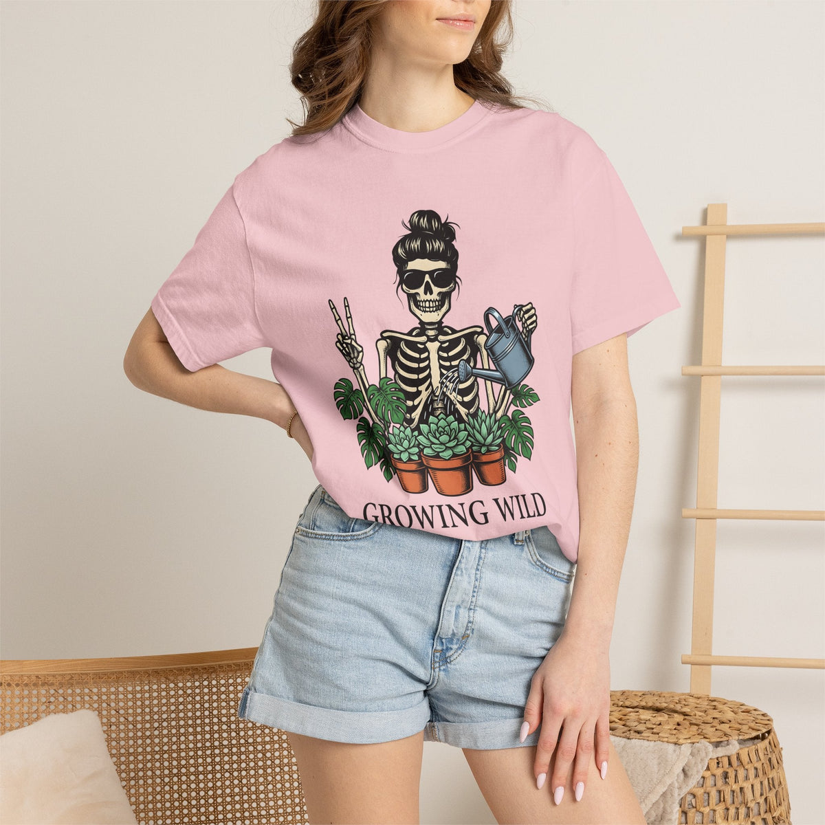 Skeleton Gardener Bold T-Shirt – Funny Halloween Plant product image 12